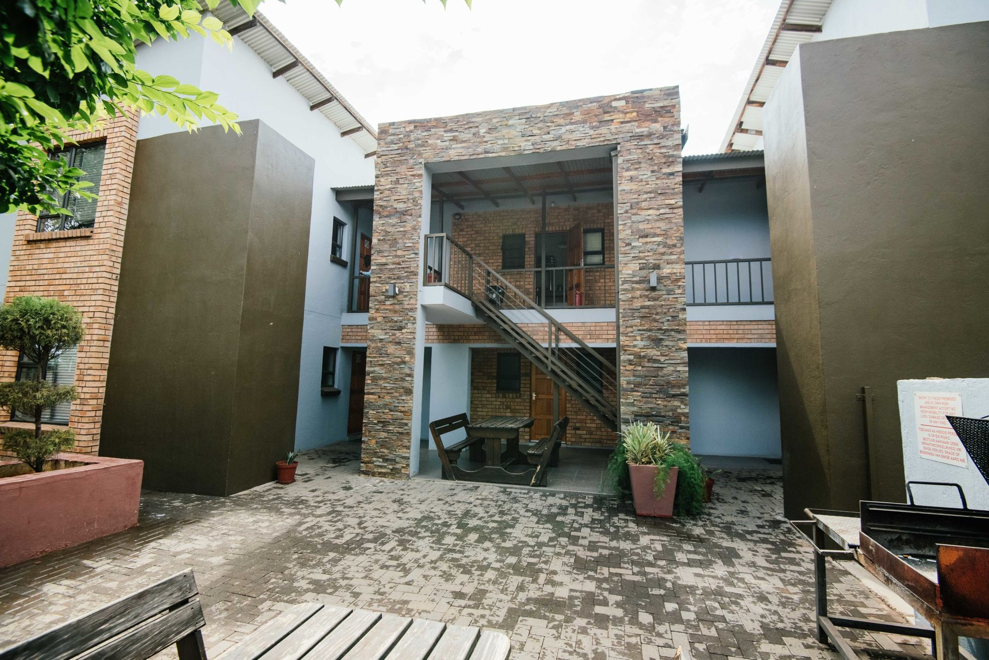 The courtyard — Kalahari Cottage