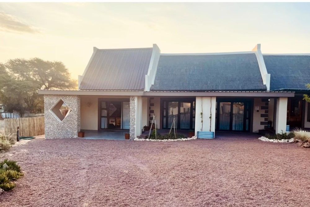 The house under the camelthorns — Kalahari Hartsplek