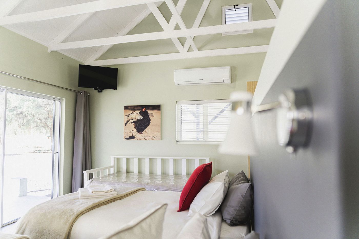 A bedroom — Kameelboomkoelte